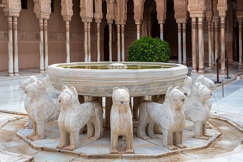 curiosidades patio de los leones alhambra